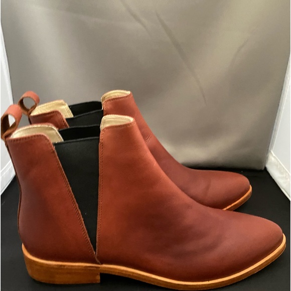 Nisolo Chelsea Leather Boot Brandy Size 9 only worn once - Picture 2 of 14